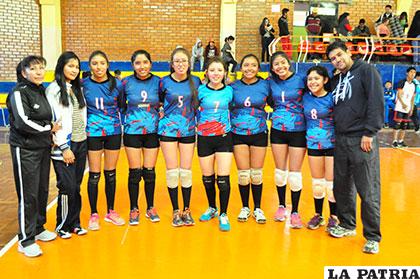 El equipo del colegio Santa María Magdalena Postel, campeón en el voleibol