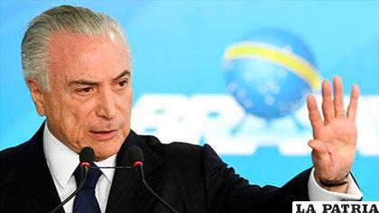 Afines buscan mecanismos para defender a Temer