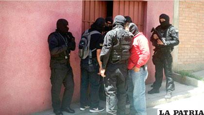 Policías durante el operativo para capturar a los antisociales /ANF
