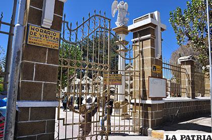 El cementerio espera la visita de turistas