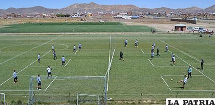 Los entrenamientos del equipo de San José se realizan en su propio campo deportivo