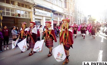 Recorrido de aniversario de los Phujllay de Oruro / LA PATRIA