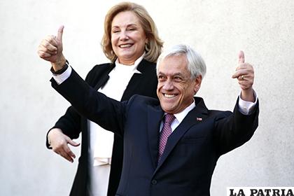 Sebastián Piñera no ocultó su emoción luego de escuchar la resolución / APG