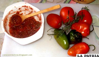 Esta salsa tradicionalmente está hecha con base en locoto, tomate, sal y quirquiña/ Conoce Mi Bolivia
