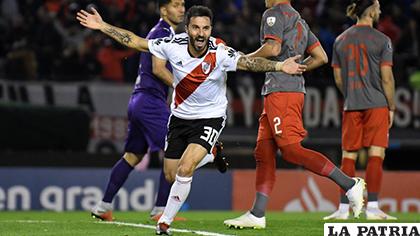 Ignacio Scocco abrió el marcador en favor de River Plate/ tycsports.com
