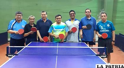Parte de los seleccionados para el torneo nacional de tenis de mesa/ cortesía Gustavo Cortez