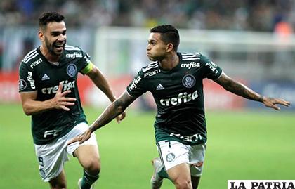 El jugador Dudu del Palmeiras celebra el gol que anotó ante Colo Colo 
/ ikuna.com