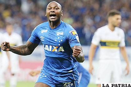 Sassá anotó para el Cruzeiro, pero no pudieron mantener la diferencia /olé.com
