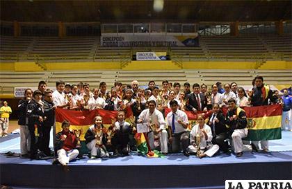 La delegación boliviana que asistió al torneo sudamericano /CORTESÍA COLETTE FLORES