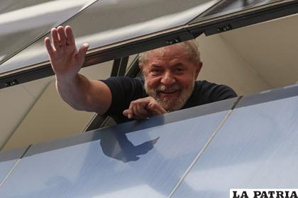 El expresidente brasileño, Lula da Silva cumplió 73 años, recluido en la cárcel/ WP.COM