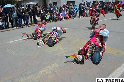 Tinkus de la U. E. Bolivia Vinto