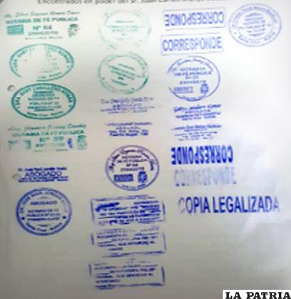 Los sellos falsificados de las distintas notarías de Santa Cruz