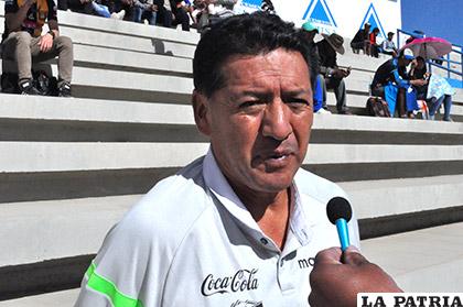 El entrenador de las divisiones inferiores de la selección de Bolivia, Sixto Vizuete / OVIDIO CAYOJA - LA PATRIA