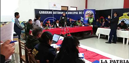 La sesión se desarrolló en el Salón Rojo del municipio de Challapata /DDSC