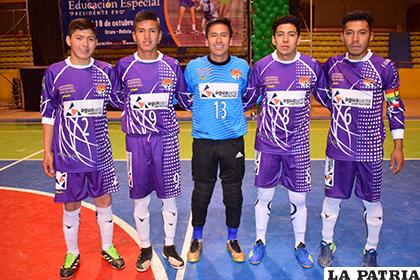 Agua Santa demostró buen juego de equipo y superó a su rival / Reynaldo Bellota - LA PATRIA