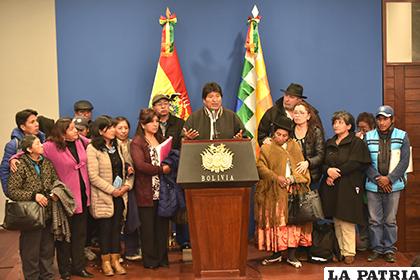 El Presidente Evo Morales en conferencia de prensa luego de reunirse con familiares de personas con cáncer/ABI