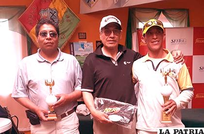 Alex Choque, Jorge Rosas y Germán Alonzo, ganadores del torneo / cortesía Rodrigo Valdivia
