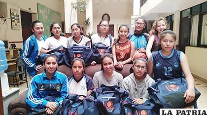 Las chicas de Oruro no tuvieron un buen debut en la U-16 /cortesía Cinthia Morejón

