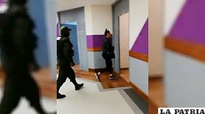 Gabriela Zapata con custodia policial /ANF