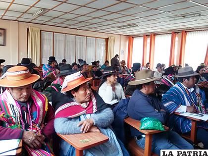 Autoridades originarias que participaron en el encuentro/ CEPA