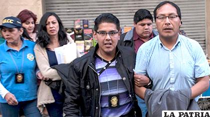 Mariela Valdez (segunda de la Izquierda) escoltada por la Policía/ANF
