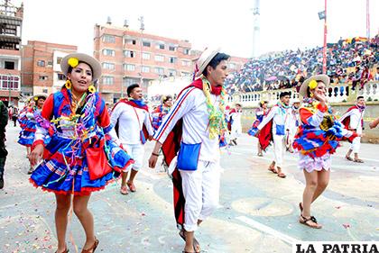 La alegría del carnaval chicheño de la Udabol