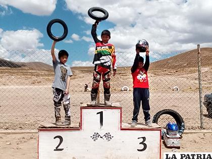 Los niños también tuvieron premios especiales en la jornada de ayer/ Ovidio Cayoja - LA PATRIA