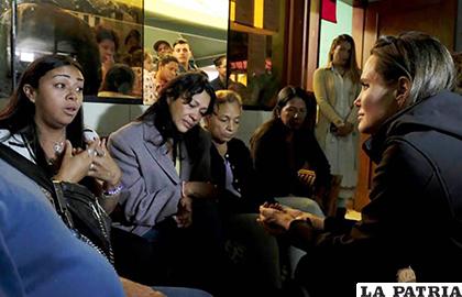 Angelina Jolie junto a migrantes venezolanos/LISTÍN DIARIO