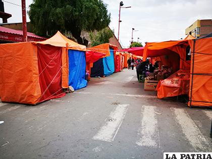 Las ferias de temporada continúan asentándose en la avenida 6 de agosto/LA PATRIA