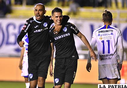 Marcos Riquelme y Juan Miguel Callejón celebran el triunfo de los 