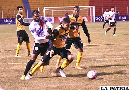 En el cotejo de ida empataron 0-0 en la Villa Imperial el 25/08/2018 /APG