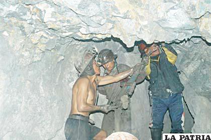 Tanto Huanuni como la fundición de Vinto, deben pagar impuestos en Oruro, para favorecer la economía de la región.