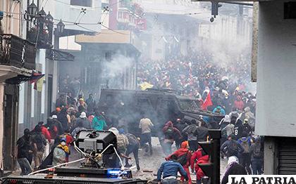 Ecuador registra millonarias pérdidas por protestas tras su estado de excepción /Reuters