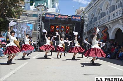 En Oruro también se celebró el Día Nacional de la Cueca /Johan Romero /LA PATRIA