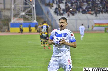 Doblete de Carlos Saucedo para el triunfo de los 