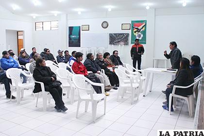 La reunión se realizó con poca cantidad de socios /Carla Herrera /LA PATRIA