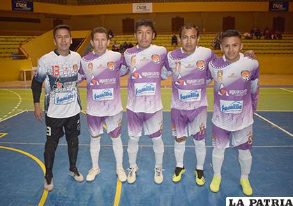 El equipo de Agua Santa es el único líder del torneo /Reynaldo Bellota /LA PATRIA