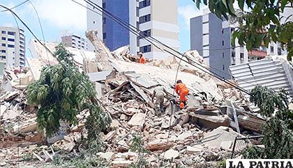 El edificio residencial de siete pisos que se derrumbó en la ciudad Fortaleza de Brasil /Televisa

