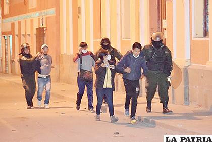 27 universitarios fueron arrestados durante las movilizaciones del martes /LA PATRIA
