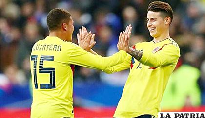 Fernando Quintero y James Rodríguez de la selección colombiana /tvn-2.com