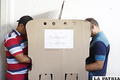 La compraventa de votos y de avales está entre los delitos electorales más cometidos en Colombia /EFE
