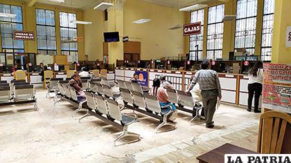 Pocos contribuyentes asisten a las oficinas de la Alcaldía /LA PATRIA
