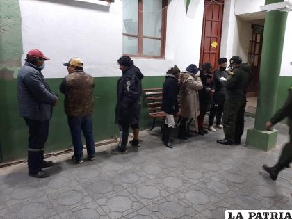 Diez personas fueron arrestadas y llevadas a la Felcc /LA PATRIA
