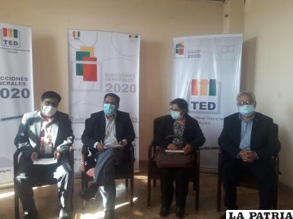 Principales autoridades del TEDO celebran el Día de la Democracia /TEDO