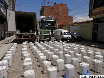 Se incautó cuatro toneladas de ácido sulfúrico que estaba en bidones / FELCN