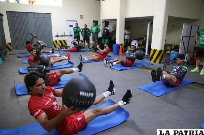 El cuadro boliviano entrenó este domingo en la parte física /FBF
