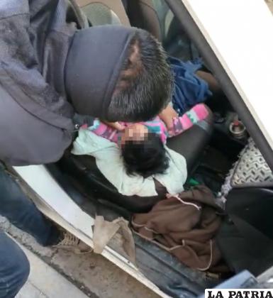 Rescataron a dos niños, entre ellos a una beba de cinco meses/ LA PATRIA