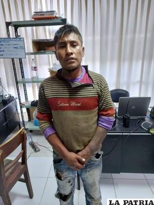 Este sujeto se fugó el 10 de octubre del Palacio de Justicia de Cochabamba  /Policía