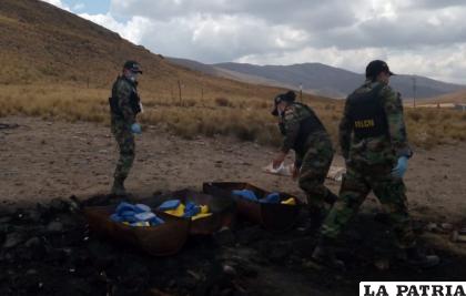 Los uniformados proceden a quemar toda la droga /LA PATRIA
