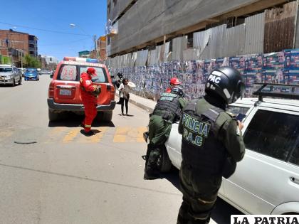 Los uniformados llegaron al lugar para iniciar la investigación /LA PATRIA
